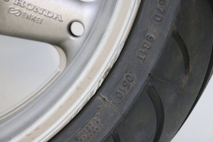 photo de REAR RIM AND TIRE HONDA CB F HORNET 600 (2005 - 2006) - Focus on structure