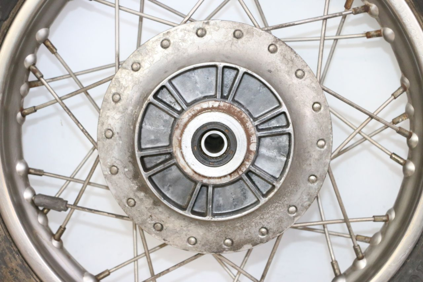 photo de REAR RIM AND TIRE APRILIA CLASSIC 125 (1995 - 2001) - High-resolution close-up