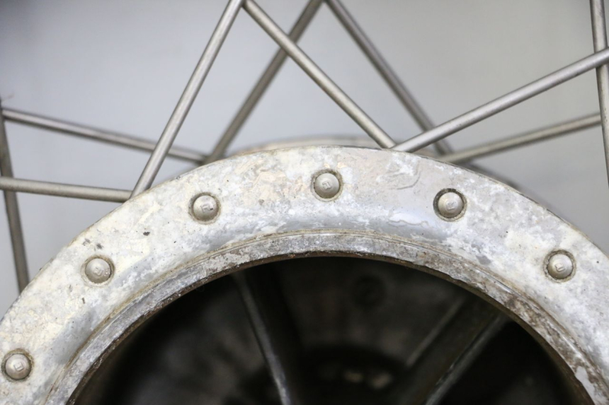 photo de REAR RIM AND TIRE APRILIA CLASSIC 125 (1995 - 2001) - Supplementary product photo