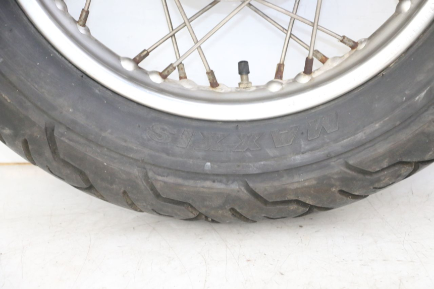 photo de REAR RIM AND TIRE APRILIA CLASSIC 125 (1995 - 2001) - Focus on structure