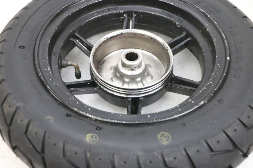 photo de REAR RIM AND TIRE LONGJIA DIGITA 4T 50 (2019 - 2022) - Technical close-up