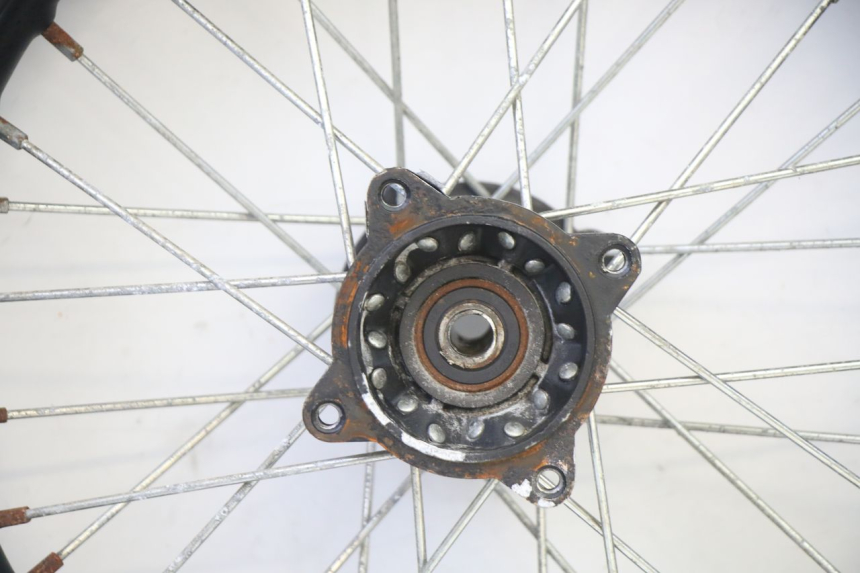 photo de REAR RIM AND TIRE ORION DIRT BIKE 125 - Technical close-up