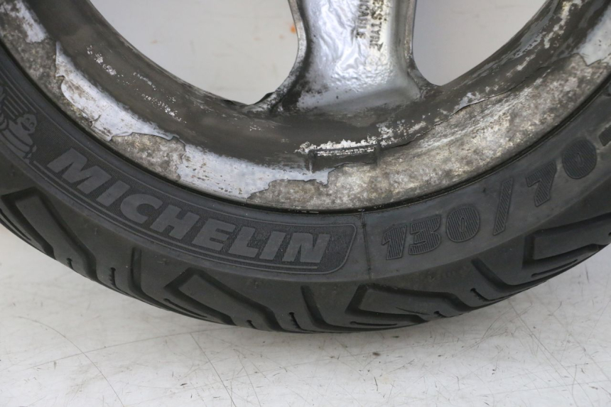 photo de REAR RIM AND TIRE PEUGEOT ELYSTAR 125 (2002 - 2007) - Focus on structure