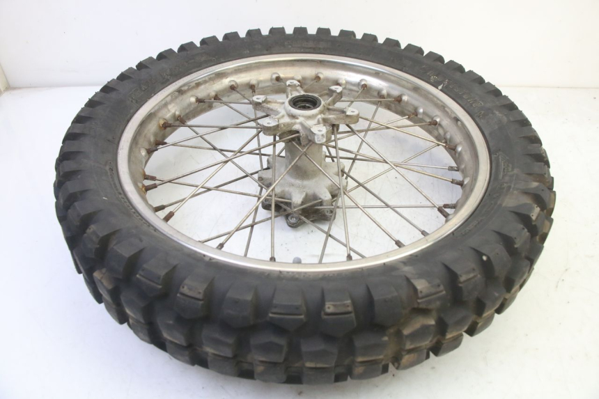 photo de REAR RIM AND TIRE APRILIA ETX 125 (1998 - 2002) - Component detail