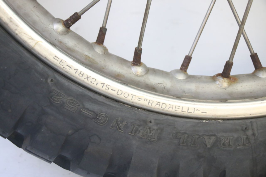 photo de REAR RIM AND TIRE APRILIA ETX 125 (1998 - 2002) - Distinctive features