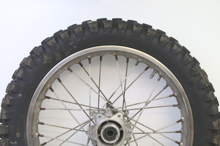 photo de REAR RIM AND TIRE APRILIA ETX 125 (1998 - 2002) - Surface and material condition