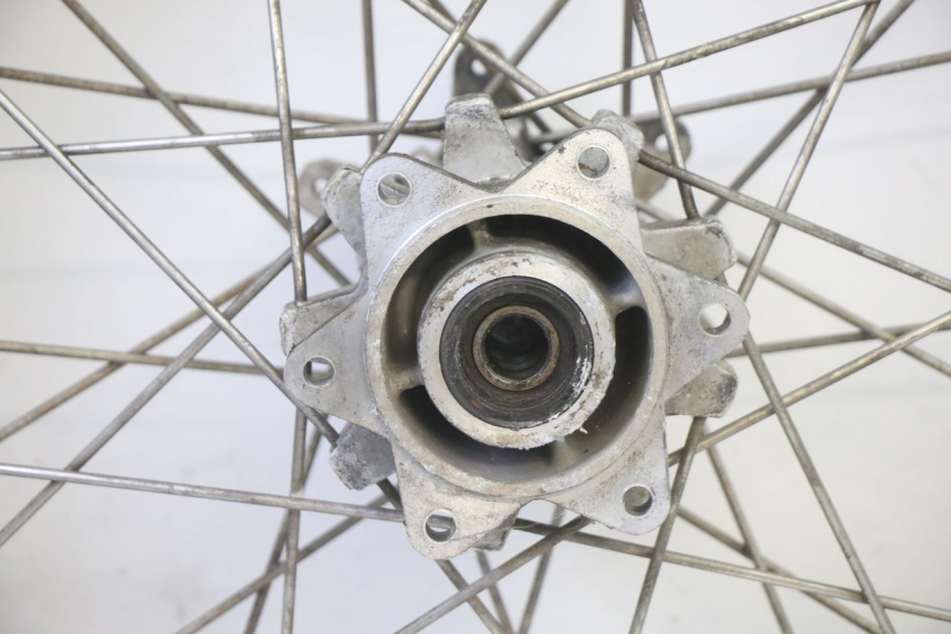 photo de REAR RIM AND TIRE APRILIA ETX 125 (1998 - 2002) - Markings and original references