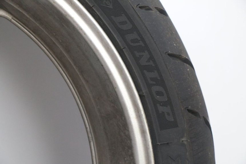 photo de REAR RIM AND TIRE YAMAHA FJR 1300 (2001 - 2005) - Distinctive features