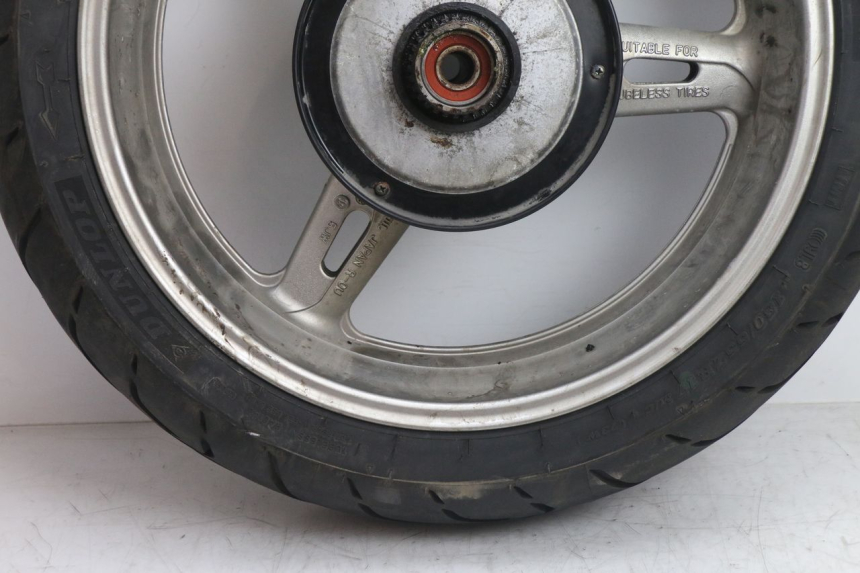 photo de REAR RIM AND TIRE YAMAHA FJR 1300 (2001 - 2005) - Surface and material condition