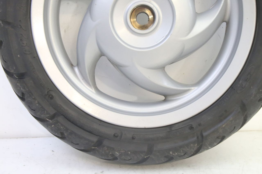 photo de REAR RIM AND TIRE PIAGGIO FLY 2T 50 (2004 - 2017) - Alternative perspective