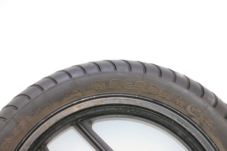 photo de REAR RIM AND TIRE KAWASAKI GPX F ZX750F 750 (1986 - 1990) - High-resolution close-up