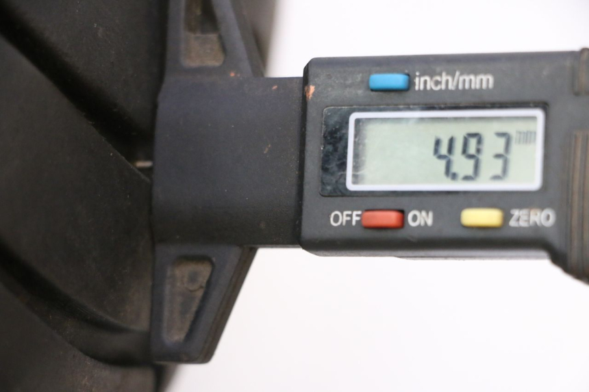 photo de REAR RIM AND TIRE KAWASAKI GPX F ZX750F 750 (1986 - 1990) - Zoom on usage condition