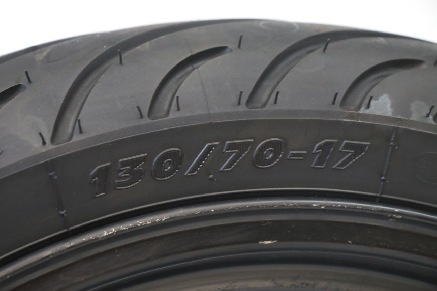 photo de REAR RIM AND TIRE SUZUKI GS GSE 500 (2001 - 2003) - Focus on structure