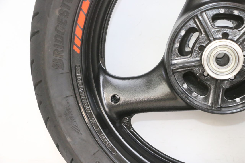photo de REAR RIM AND TIRE SUZUKI GSF N BANDIT 600 (1996 - 1999) - Distinctive features