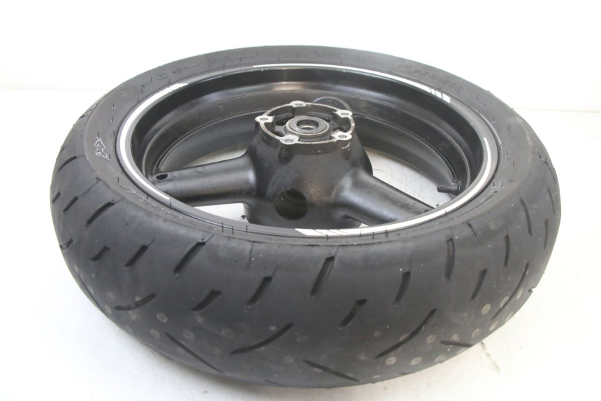 photo de REAR RIM AND TIRE SUZUKI GSF S BANDIT 600 (2000 - 2004) - Zoom on usage condition