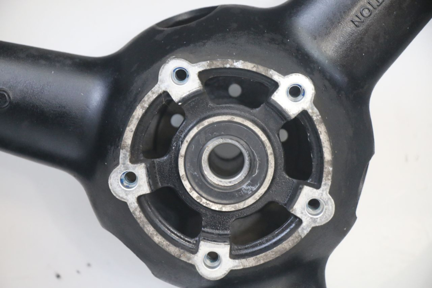 photo de REAR RIM AND TIRE SUZUKI GSF S BANDIT 600 (2000 - 2004) - Product overview