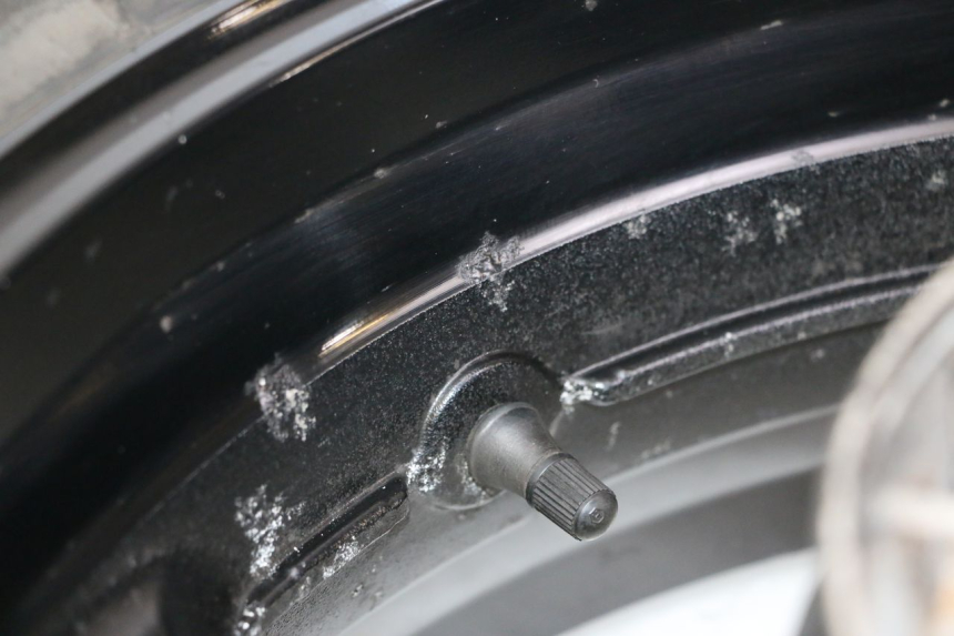 photo de REAR RIM AND TIRE SUZUKI GSR 750 (2011 - 2017) - Component detail