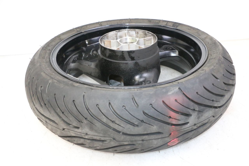 photo de REAR RIM AND TIRE SUZUKI GSR 750 (2011 - 2017) - Zoom on usage condition