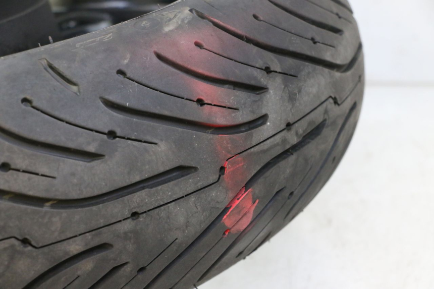 photo de REAR RIM AND TIRE SUZUKI GSR 750 (2011 - 2017) - Alternative perspective