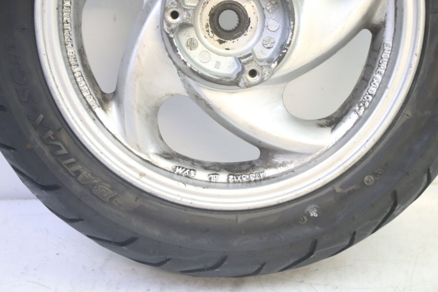 photo de REAR RIM AND TIRE SYM GTS EVO 125 (2009 - 2013) - Zoom on usage condition