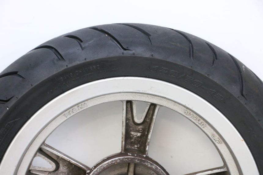 photo de REAR RIM AND TIRE PEUGEOT KISBEE 4T 50 (2018 - 2022) - Distinctive features