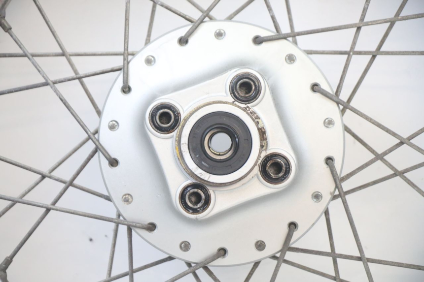 photo de REAR RIM AND TIRE KYMCO STRYKER OFF ROAD 125 (1999 - 2005) - Technical close-up