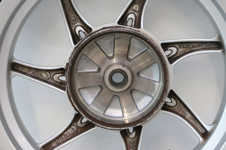 photo de REAR RIM AND TIRE PIAGGIO LIBERTY IGET S 125 (2016 - 2020) - Detailed visual inspection