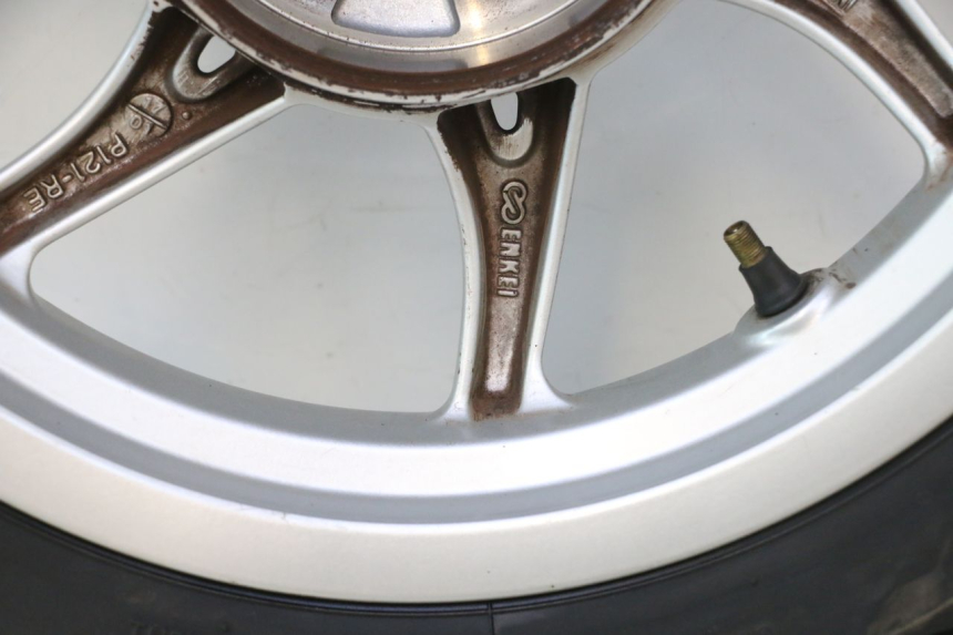 photo de REAR RIM AND TIRE PIAGGIO LIBERTY IGET S 125 (2016 - 2020) - Focus on structure