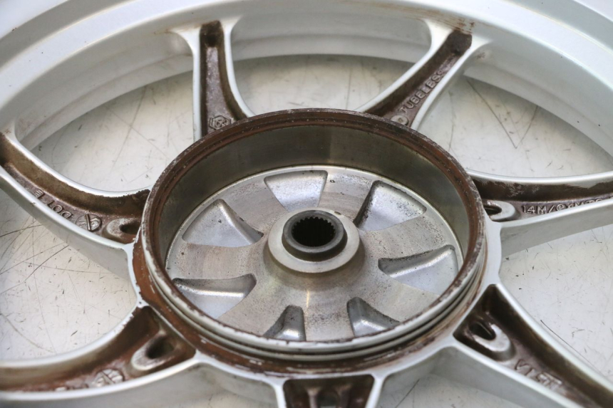 photo de REAR RIM AND TIRE PIAGGIO LIBERTY IGET S 125 (2016 - 2020) - Technical close-up
