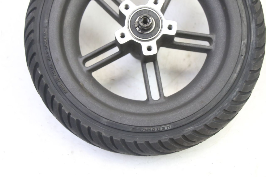 photo de REAR RIM AND TIRE XIAOMI MI PRO 2 1 - Zoom on usage condition