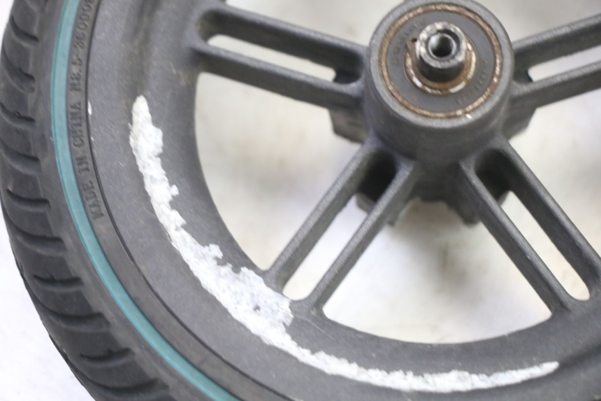 photo de REAR RIM AND TIRE XIAOMI MI PRO 2 1 - Distinctive features