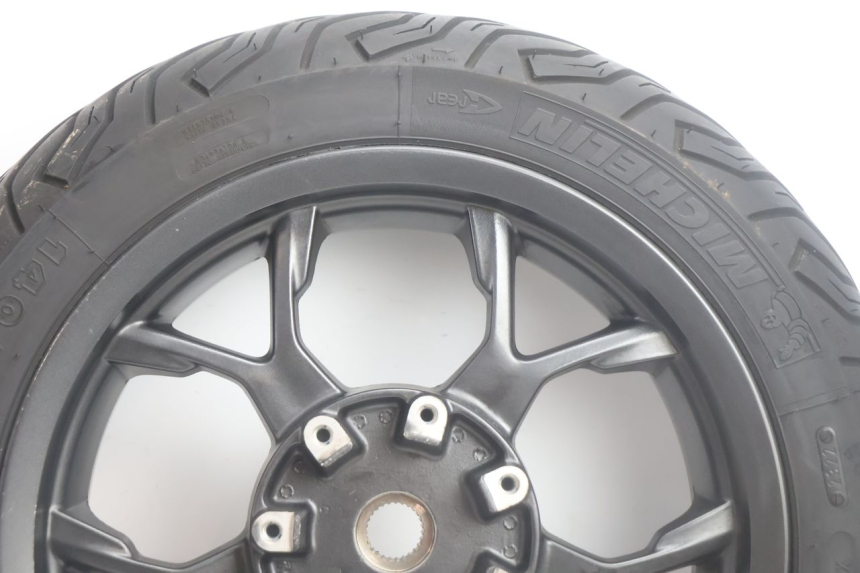 photo de REAR RIM AND TIRE PIAGGIO MP3 HPE 530 (2022 - 2026) - Component detail
