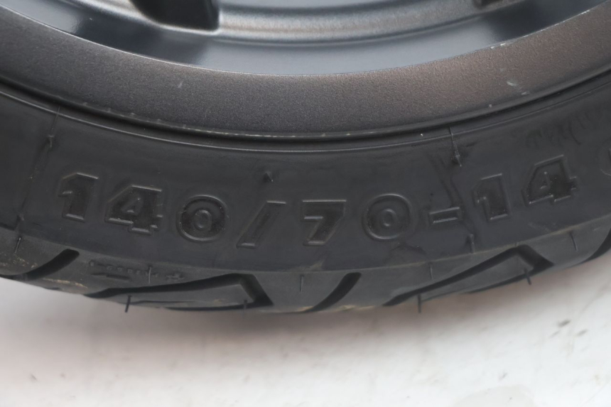 photo de REAR RIM AND TIRE PIAGGIO MP3 HPE 530 (2022 - 2026) - Spare part profile view