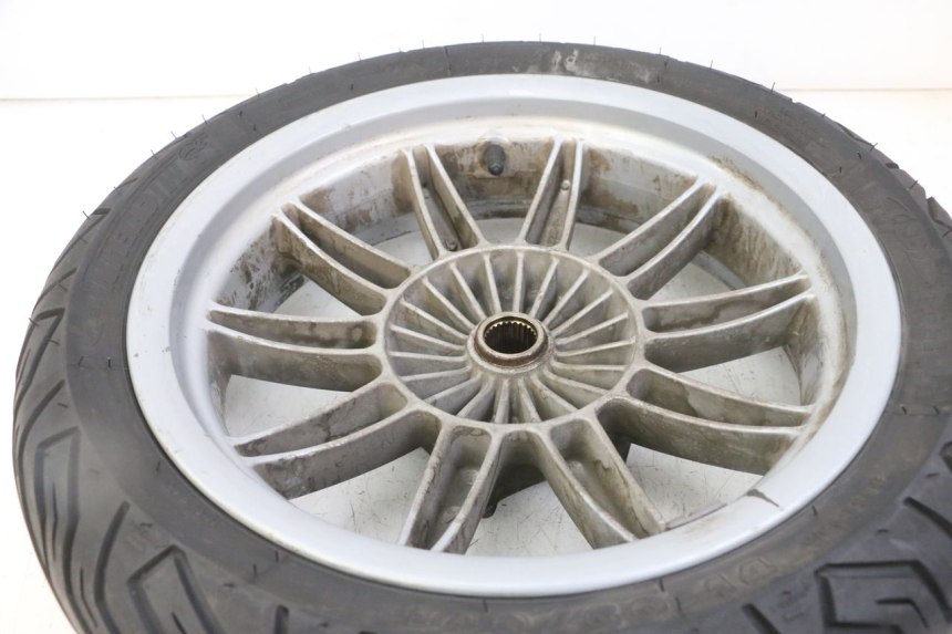 photo de REAR RIM AND TIRE PIAGGIO MP3 LT 300 (2010 - 2016) - Zoom on usage condition