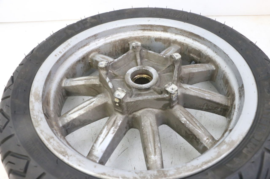 photo de REAR RIM AND TIRE PIAGGIO MP3 LT 300 (2010 - 2016) - Alternative perspective