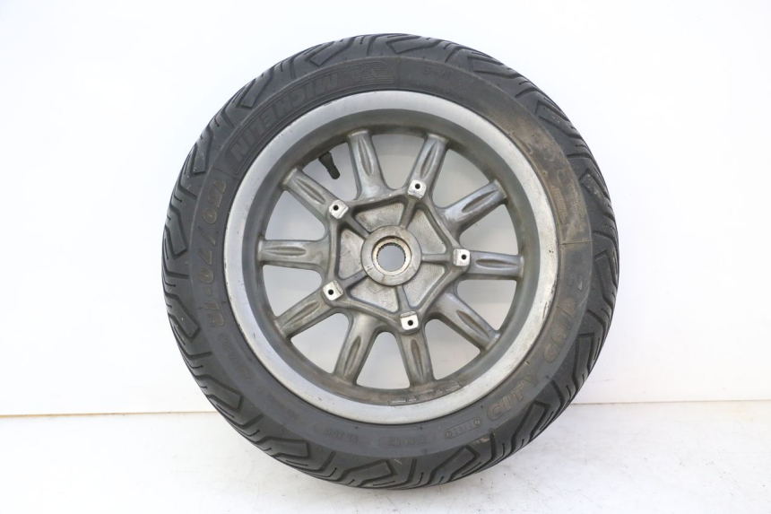 photo de REAR RIM AND TIRE PIAGGIO MP3 125 (2006 - 2014) - Main view