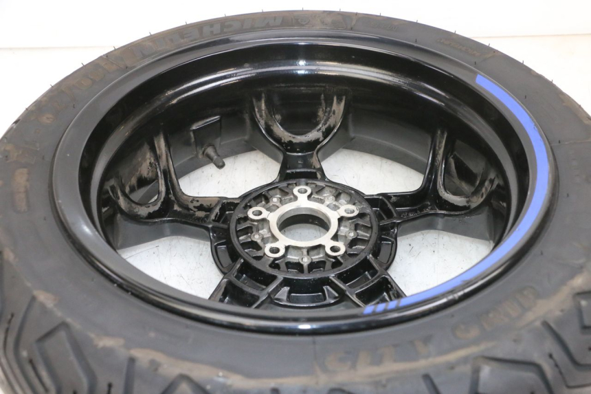 photo de REAR RIM AND TIRE PIAGGIO MP3 500 (2016 - 2018) - Zoom on usage condition