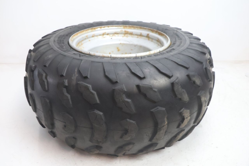 photo de REAR RIM AND TIRE KYMCO MXU R 250 (2004 - 2010) - High-resolution close-up