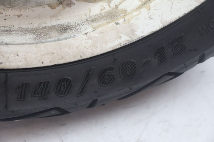 photo de REAR RIM AND TIRE MBK NITRO 50 (2004 - 2008) - Focus on structure