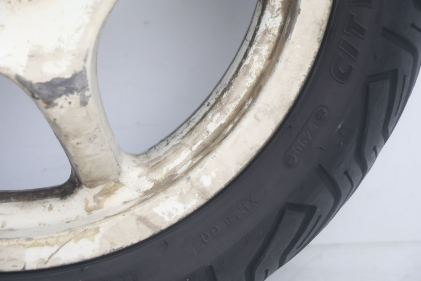 photo de REAR RIM AND TIRE MBK NITRO 50 (2004 - 2008) - Surface and material condition