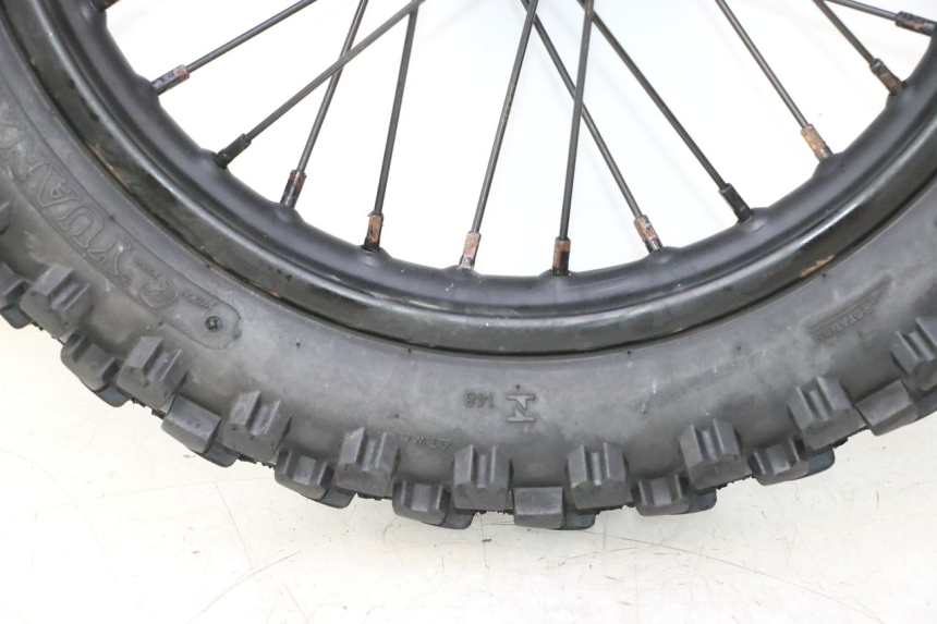 photo de REAR RIM AND TIRE APOLLO RFZ 125 - Zoom on usage condition