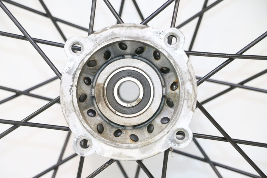 photo de REAR RIM AND TIRE APOLLO RFZ 125 - Alternative perspective