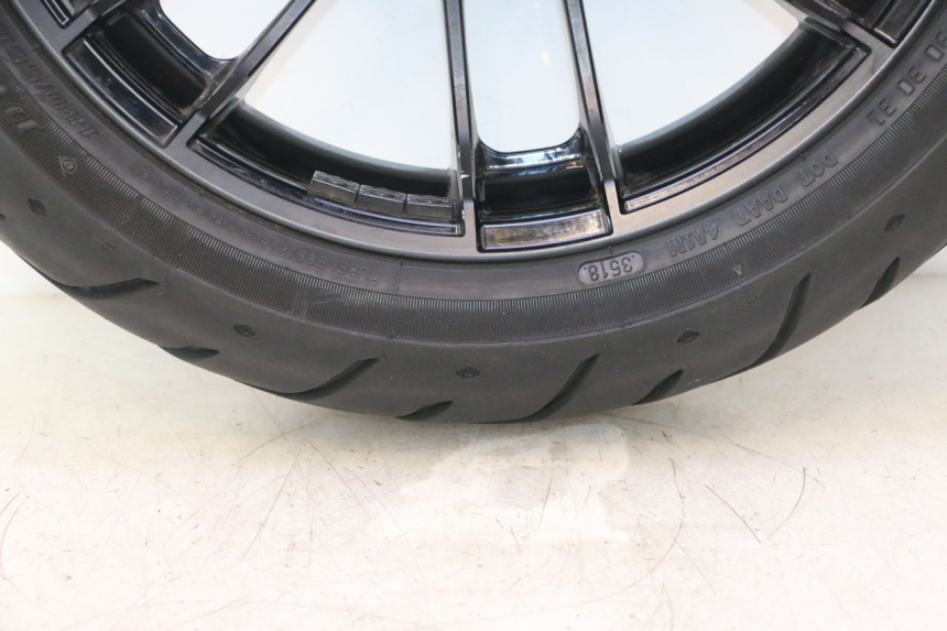 photo de REAR RIM AND TIRE HARLEY DAVIDSON ROAD GLIDE FLTRXSE 1920 (2018 - 2022) - Alternative perspective