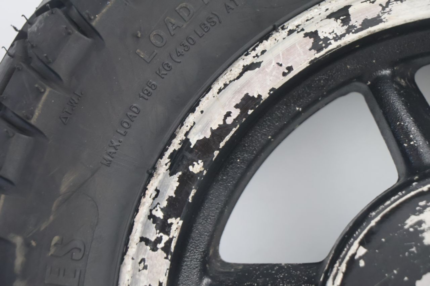 photo de REAR RIM AND TIRE TNT MOTOR ROMA 10' 2T 50 (2011 - 2018) - Technical close-up