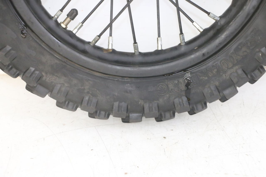 photo de REAR RIM AND TIRE APOLLO RXF 125 - Component zoom