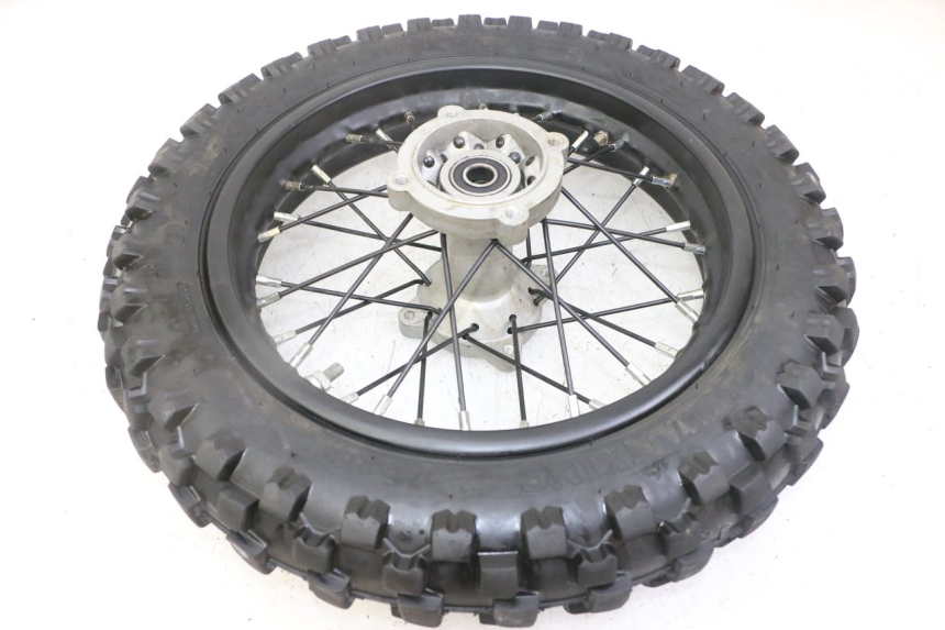 photo de REAR RIM AND TIRE APOLLO RXF 125 - Technical close-up