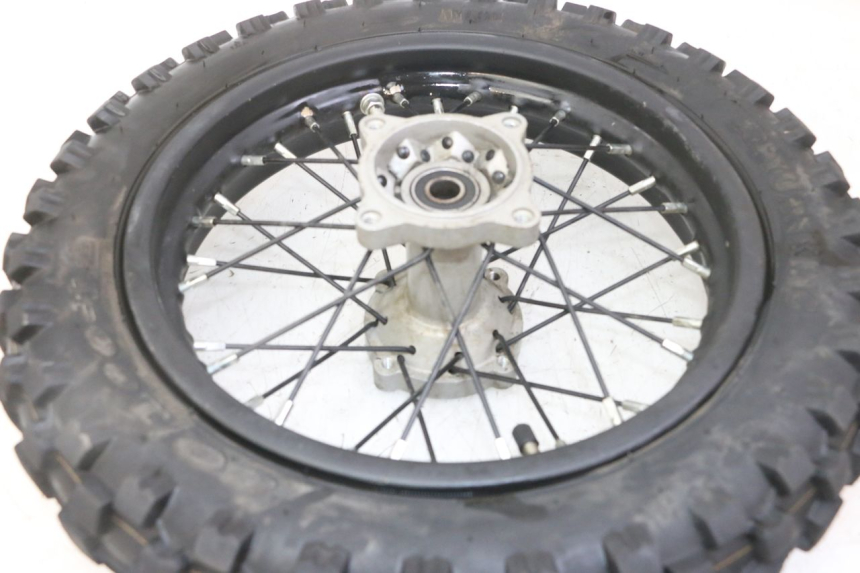 photo de REAR RIM AND TIRE APOLLO RXF 125 - Fixing points details