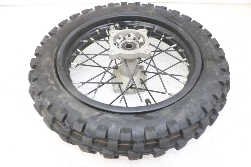 photo de REAR RIM AND TIRE APOLLO RXF 125 - Surface and material condition