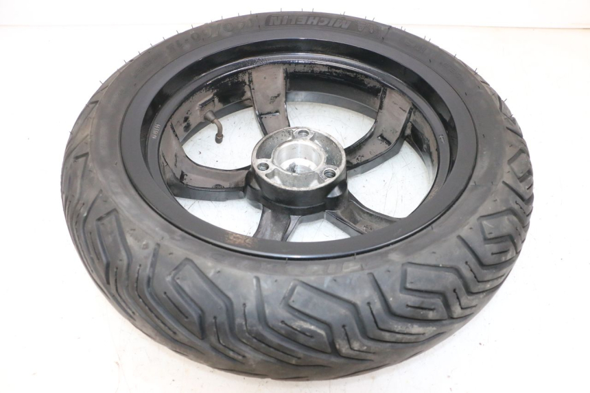 photo de REAR RIM AND TIRE PEUGEOT SATELIS 125 (2013 - 2018) - Alternative perspective