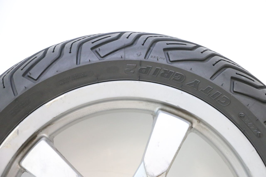 photo de REAR RIM AND TIRE PEUGEOT SATELIS 125 (2006 - 2009) - Focus on structure
